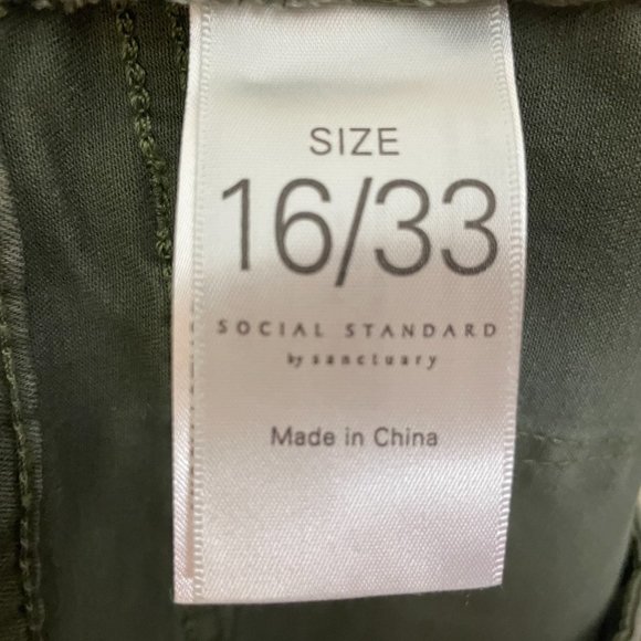 Social Standard by Sanctuary Camo High Rise Skinny Jeans 16 Stretch - Picture 9 of 11